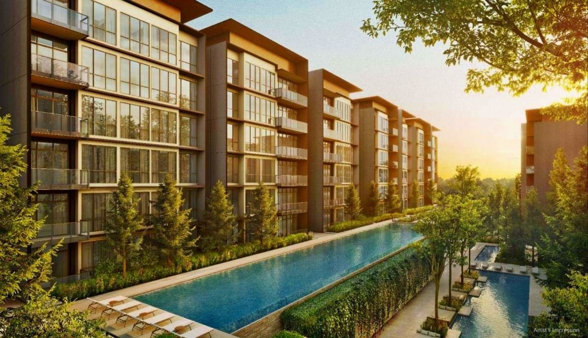 Lap pool and pool deck at Amberwood at Holland